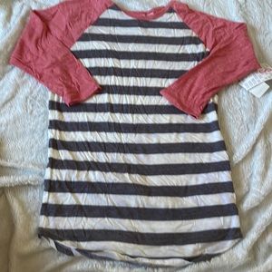 NWT. LuLaRoe Randy baseball tshirt. Size smal